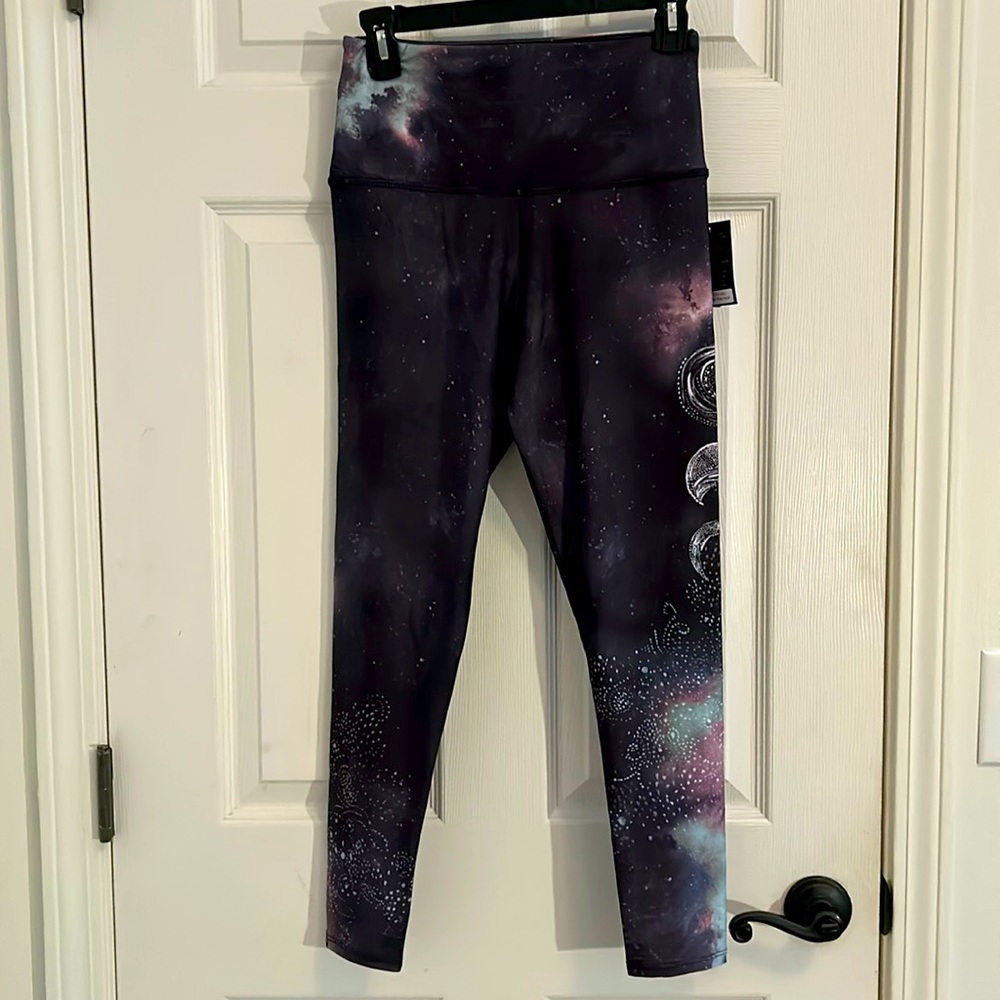 NWT Onzie yoga leggings